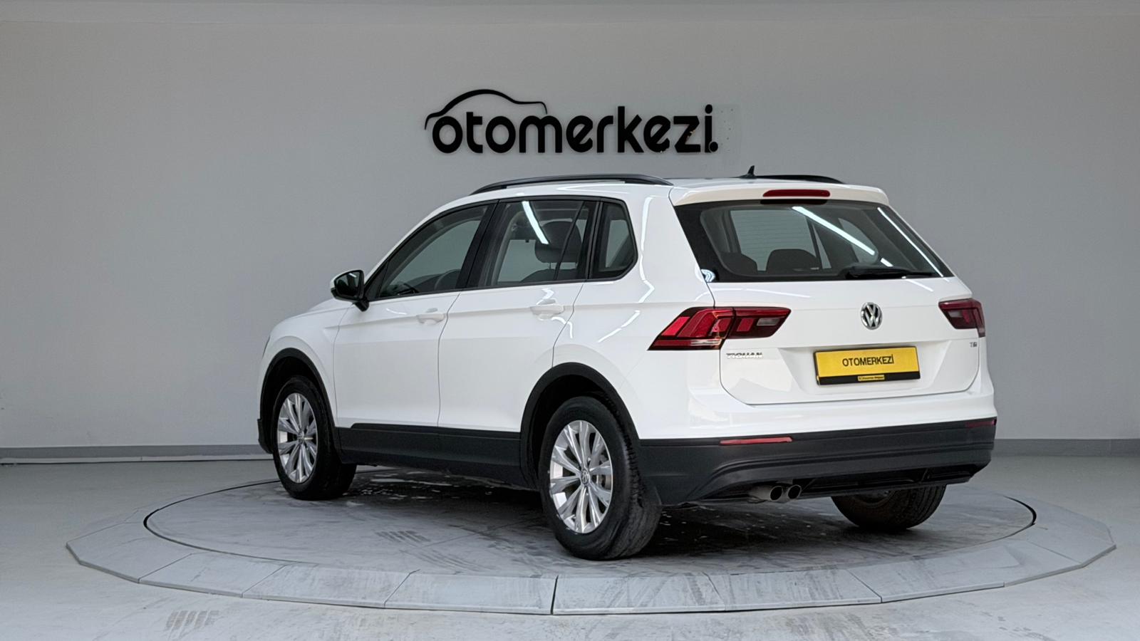 VOLKSWAGEN TIGUAN 24